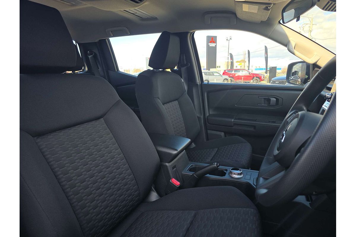 2024 Mitsubishi Triton GLX MV 4X4