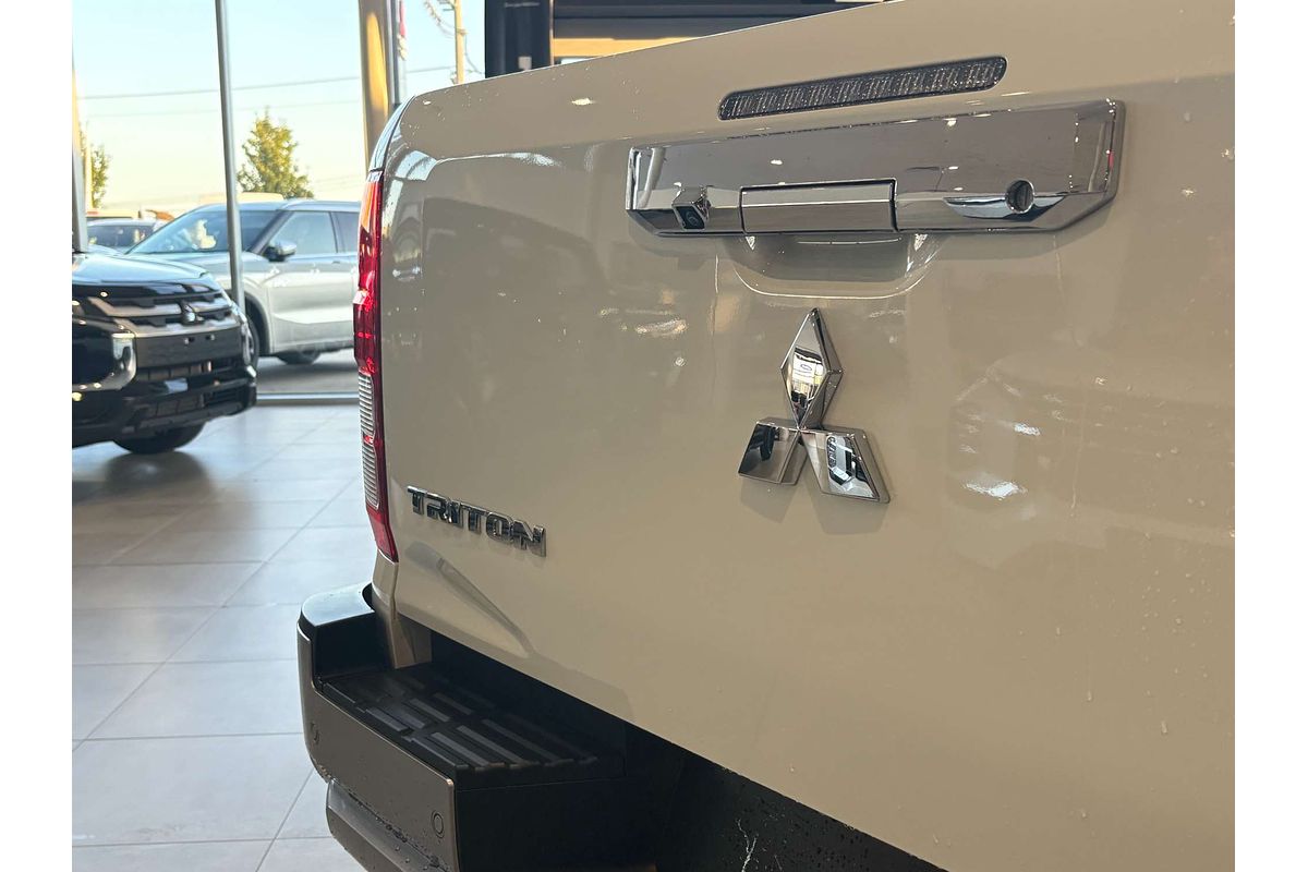 2025 Mitsubishi Triton GLX-R MV 4X4