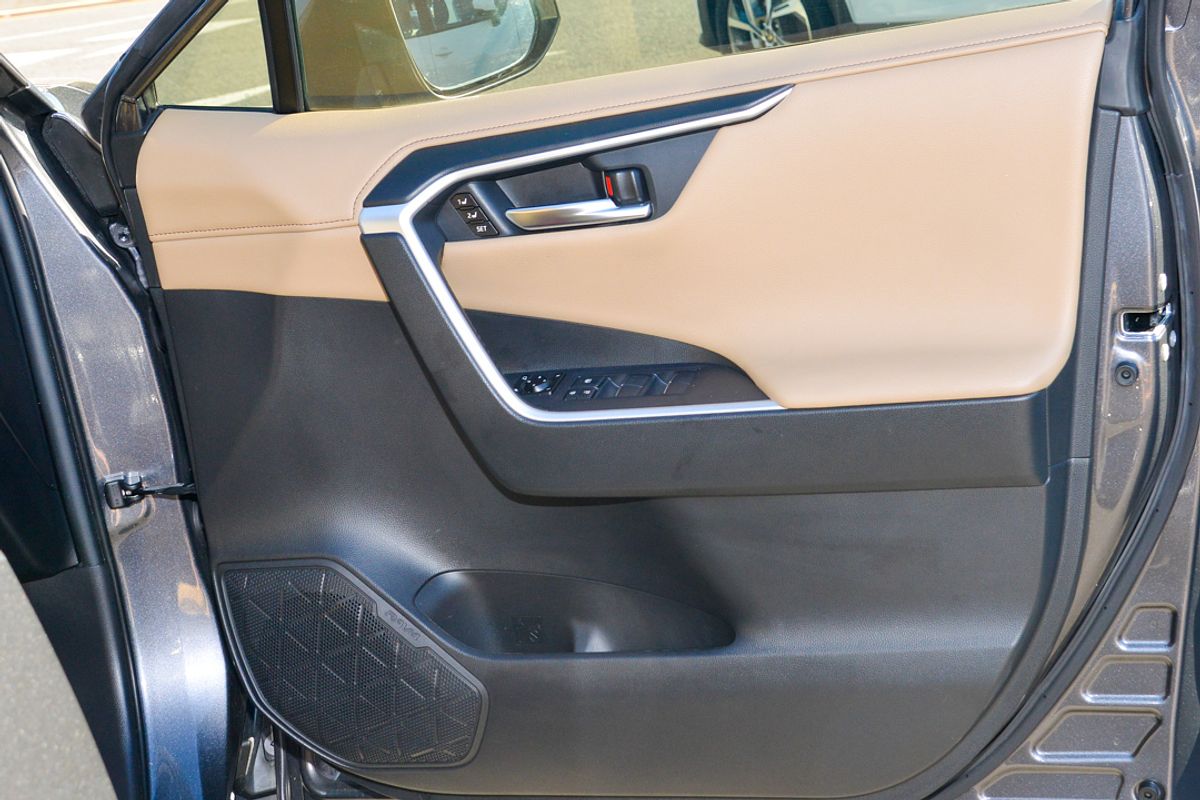 2020 Toyota RAV4 Cruiser AXAH52R