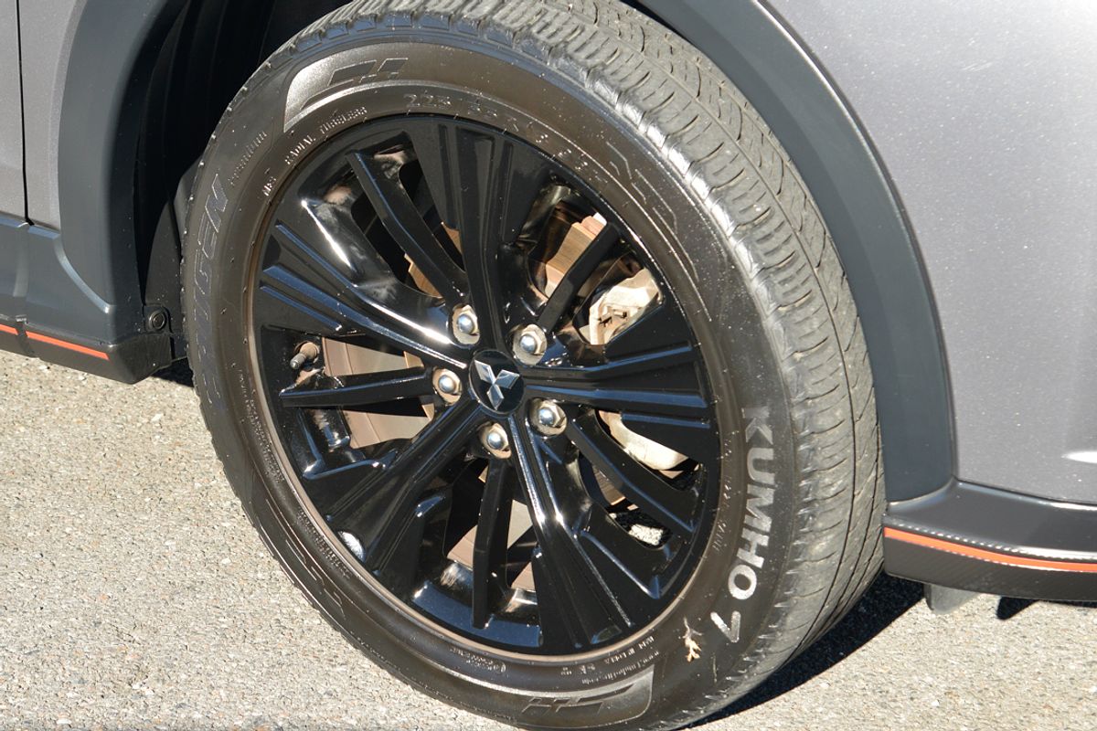 2019 Mitsubishi Eclipse Cross Black Edition YA