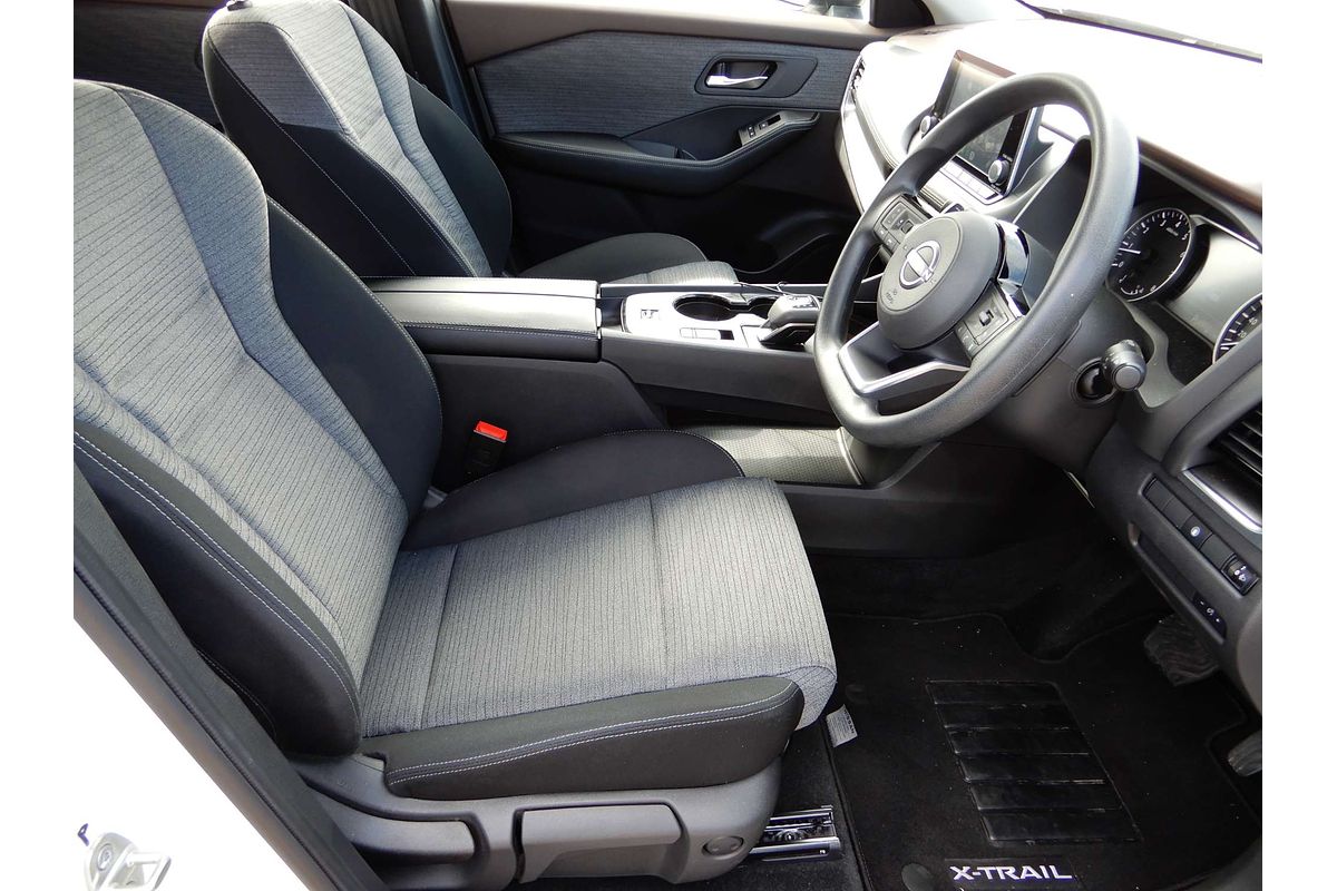 2024 Nissan X-TRAIL ST T33
