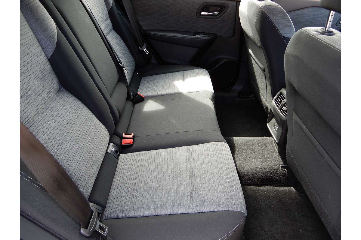 2024 Nissan X-TRAIL ST T33
