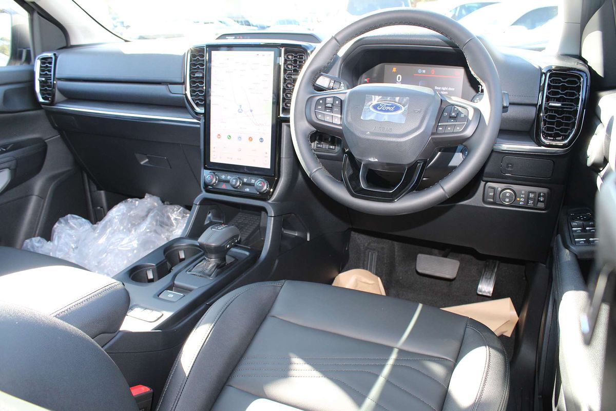 2025 Ford Everest Black Edition 2.0L