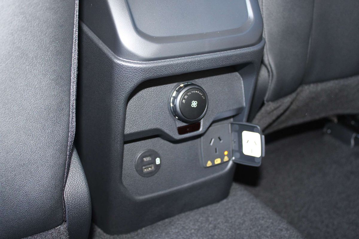 2025 Ford Everest Black Edition 2.0L