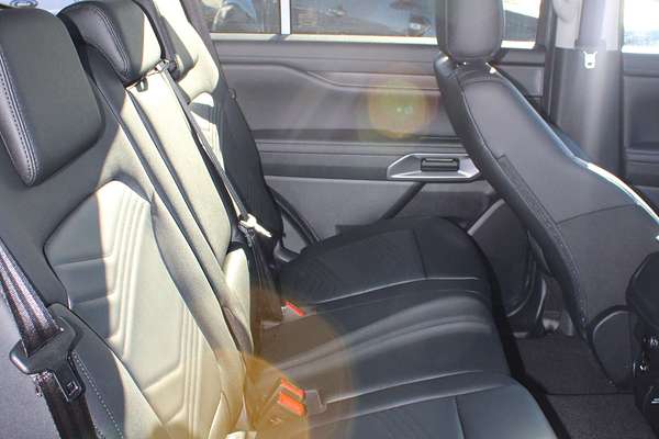 2025 Ford Everest Black Edition 2.0L