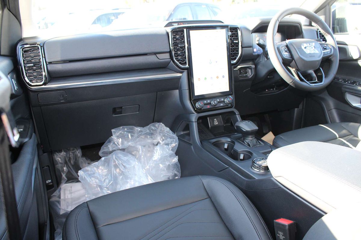 2025 Ford Everest Black Edition 2.0L
