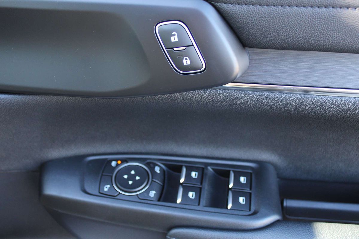2025 Ford Everest Black Edition 2.0L