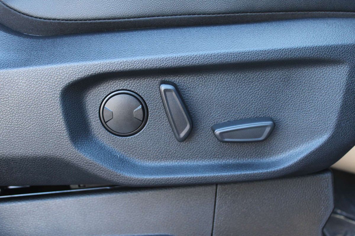 2025 Ford Everest Black Edition 2.0L