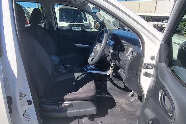 2021 Nissan Navara SL D23 Rear Wheel Drive