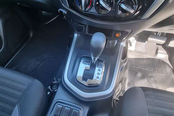 2021 Nissan Navara SL D23 Rear Wheel Drive