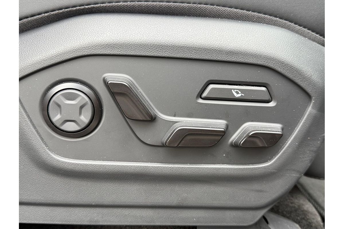 2025 Hyundai Santa Fe Calligraphy MX5.V1
