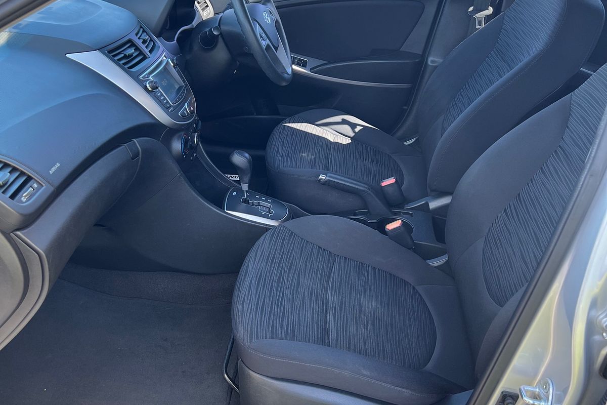 2014 Hyundai Accent Active RB2