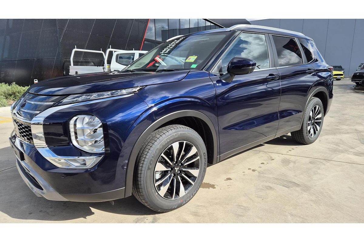 2025 Mitsubishi Outlander LS ZM