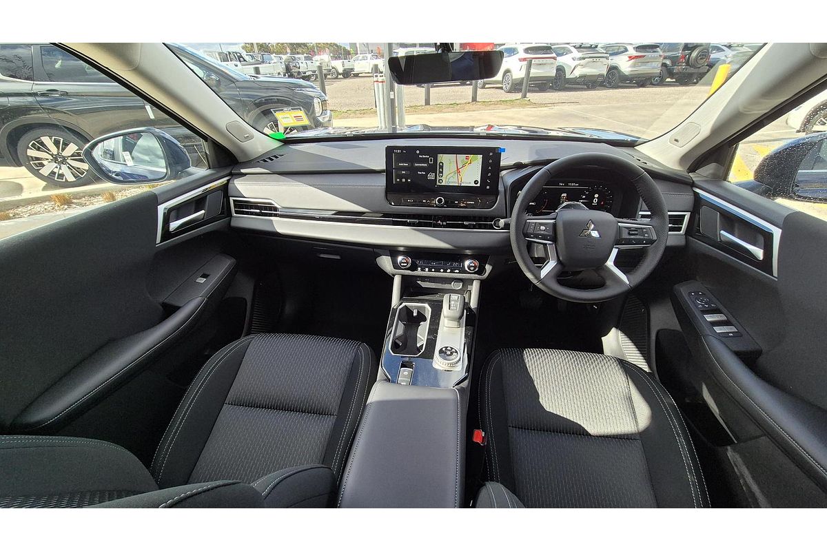 2025 Mitsubishi Outlander LS ZM