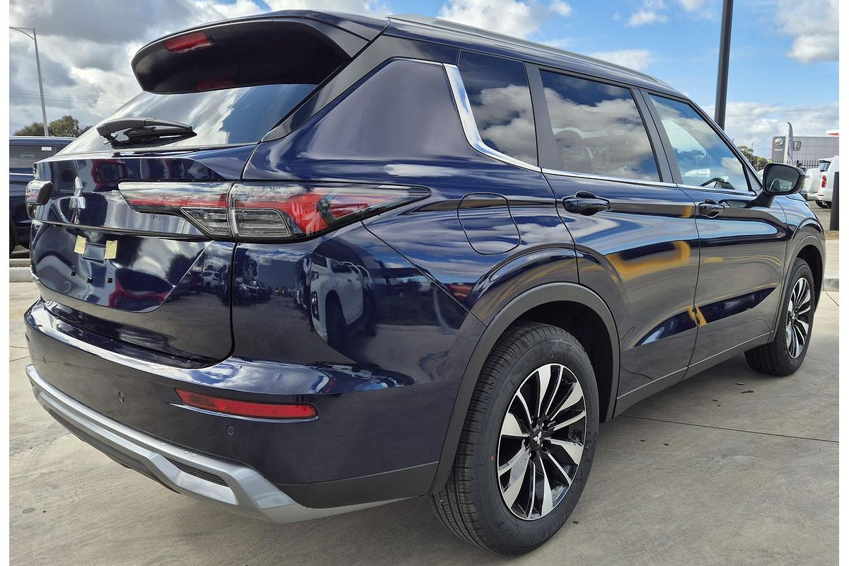 2025 Mitsubishi Outlander LS ZM