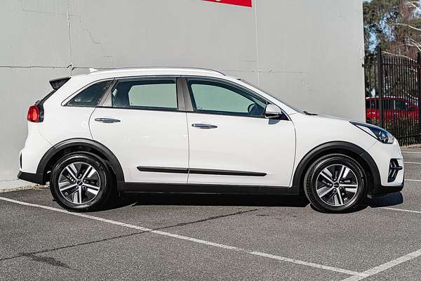 2021 Kia Niro Hybrid S DE
