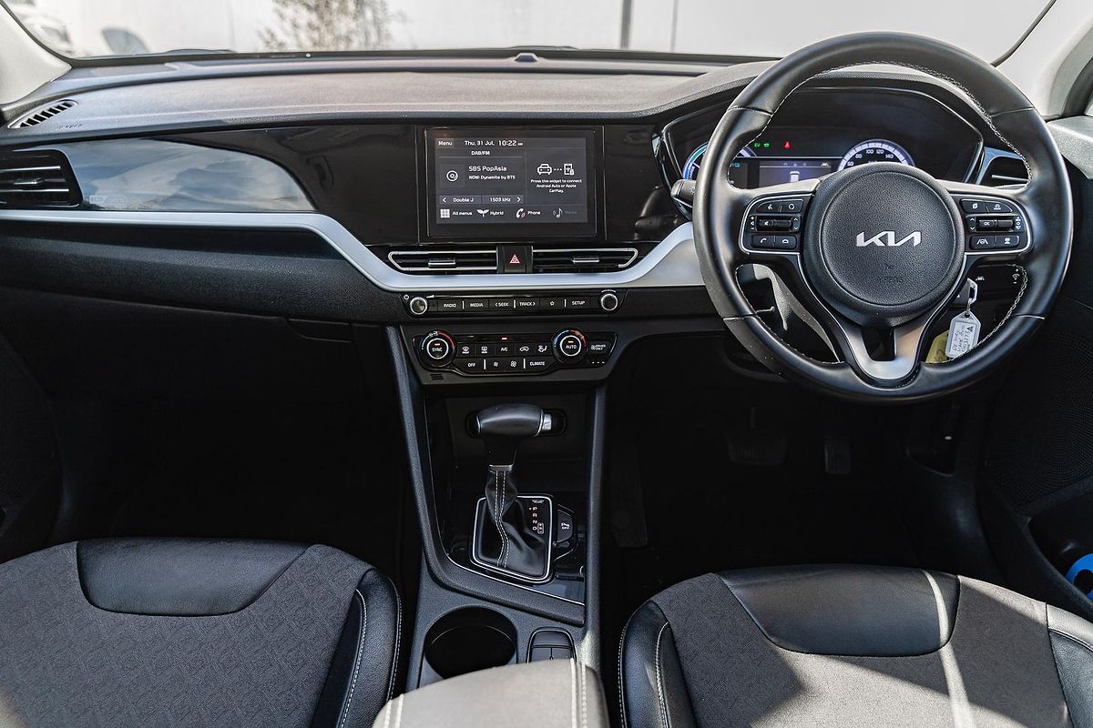 2021 Kia Niro Hybrid S DE