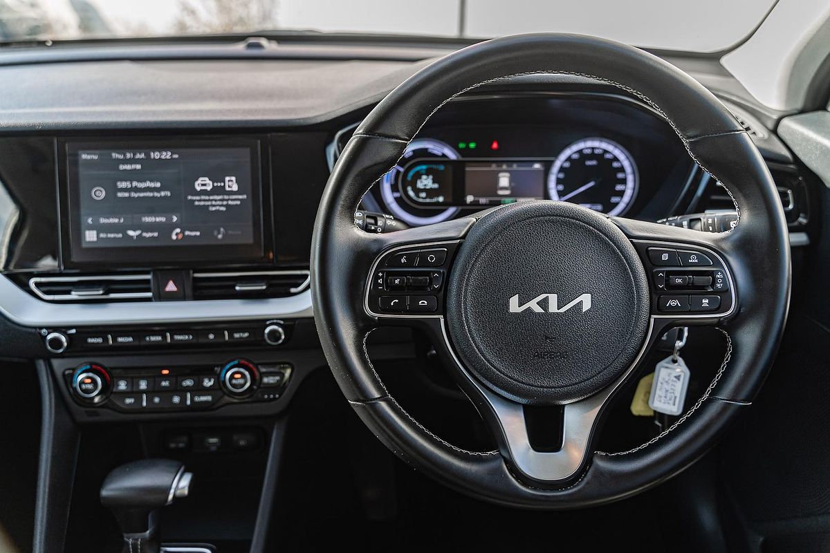 2021 Kia Niro Hybrid S DE