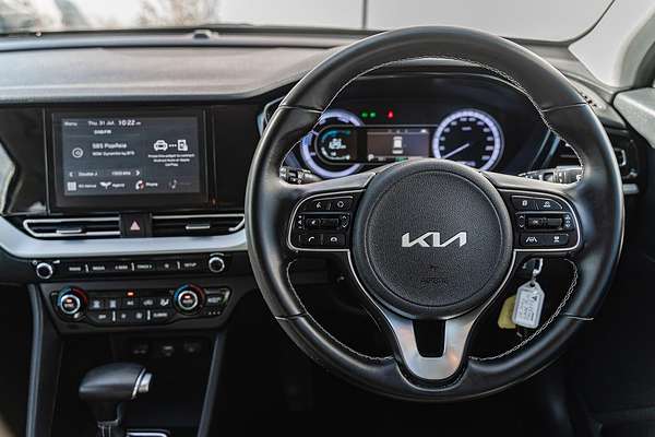 2021 Kia Niro Hybrid S DE
