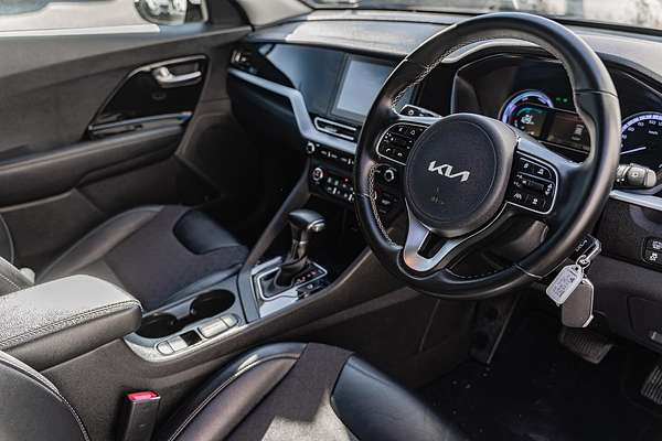2021 Kia Niro Hybrid S DE