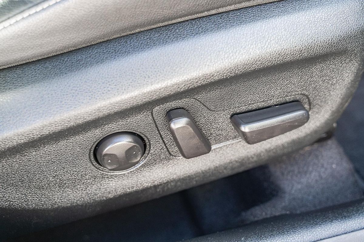2021 Kia Niro Hybrid S DE