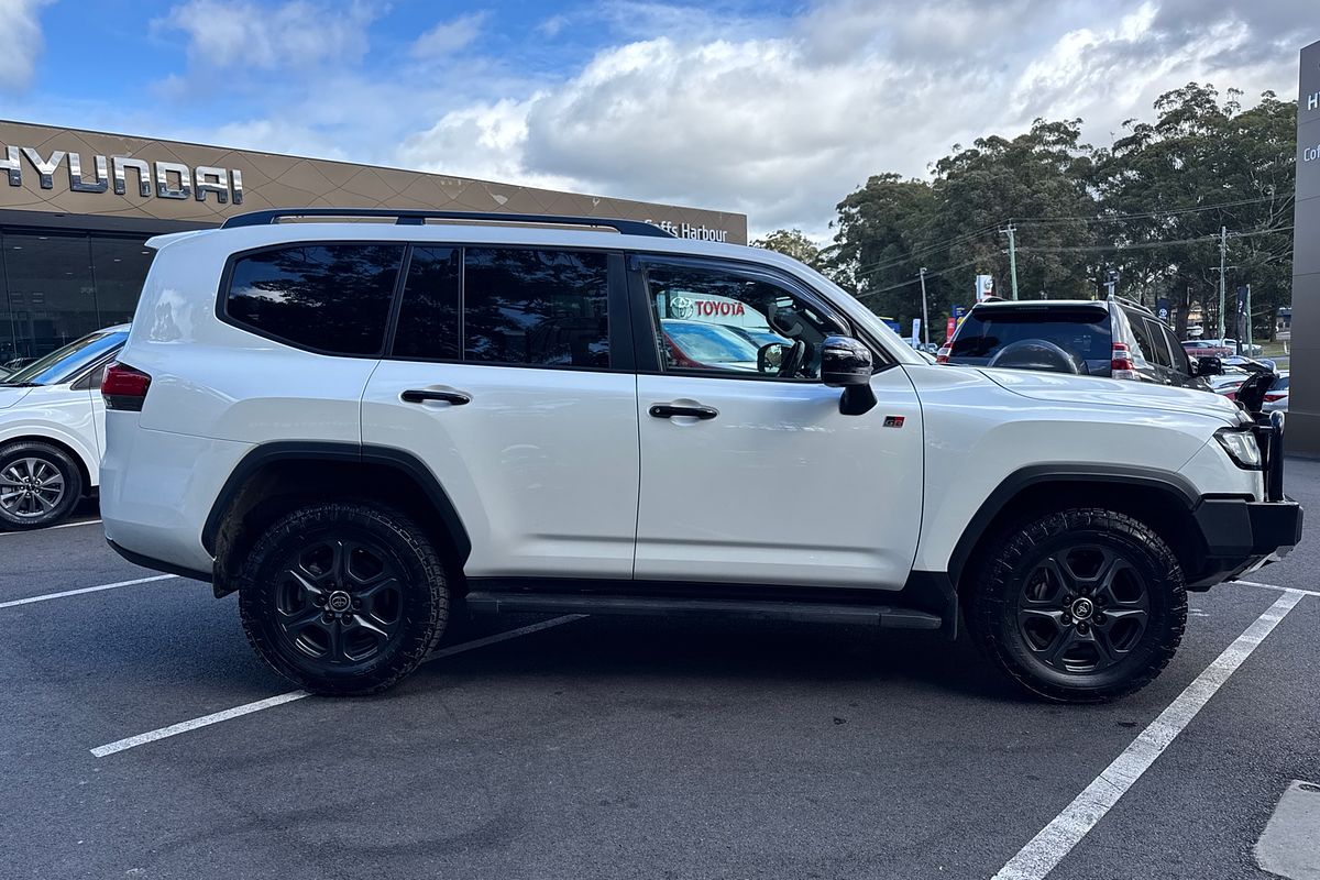 2022 Toyota Landcruiser GR Sport FJA300R