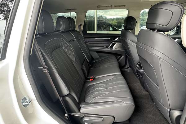 2025 LDV D90 Executive SV9A