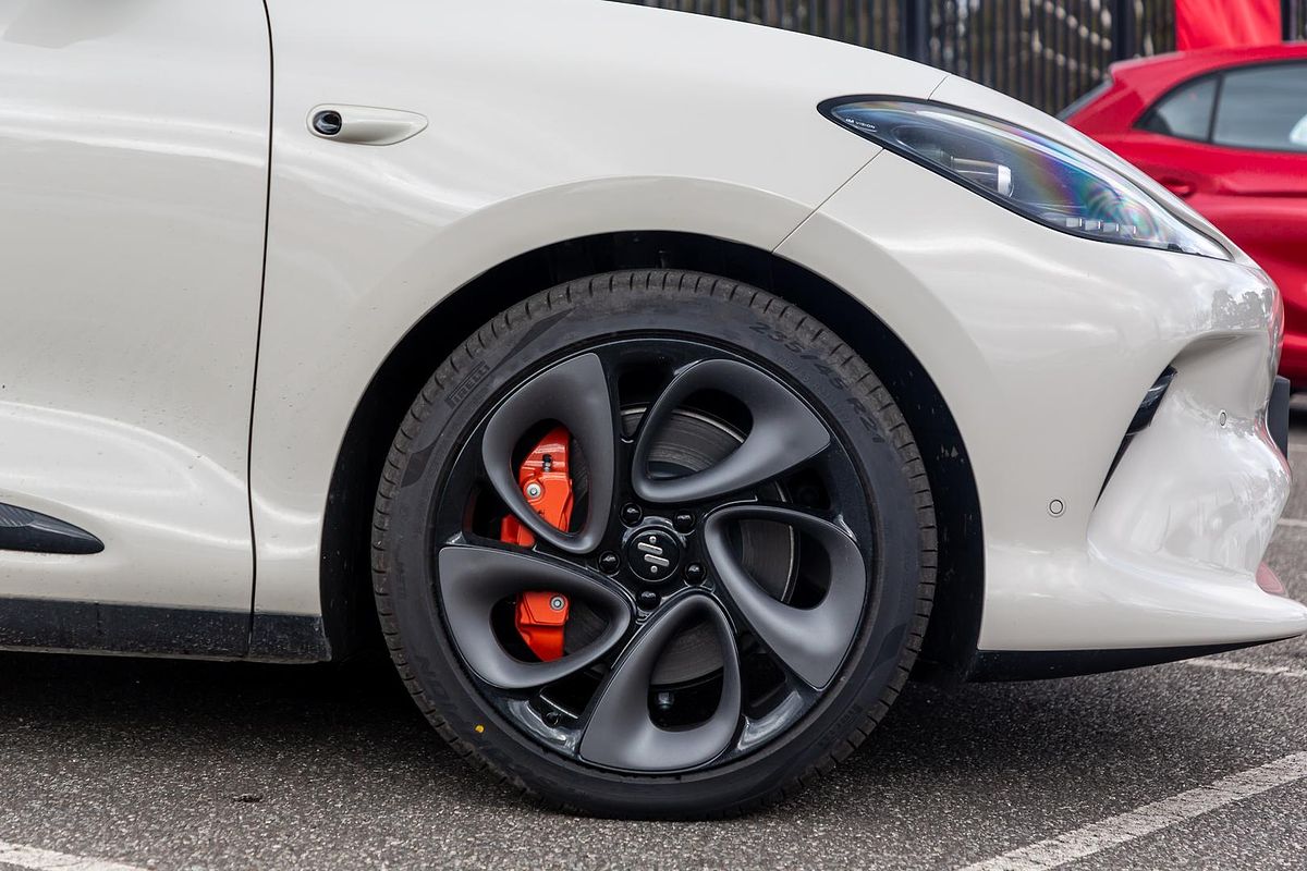 2025 MG IM6 Performance S12L