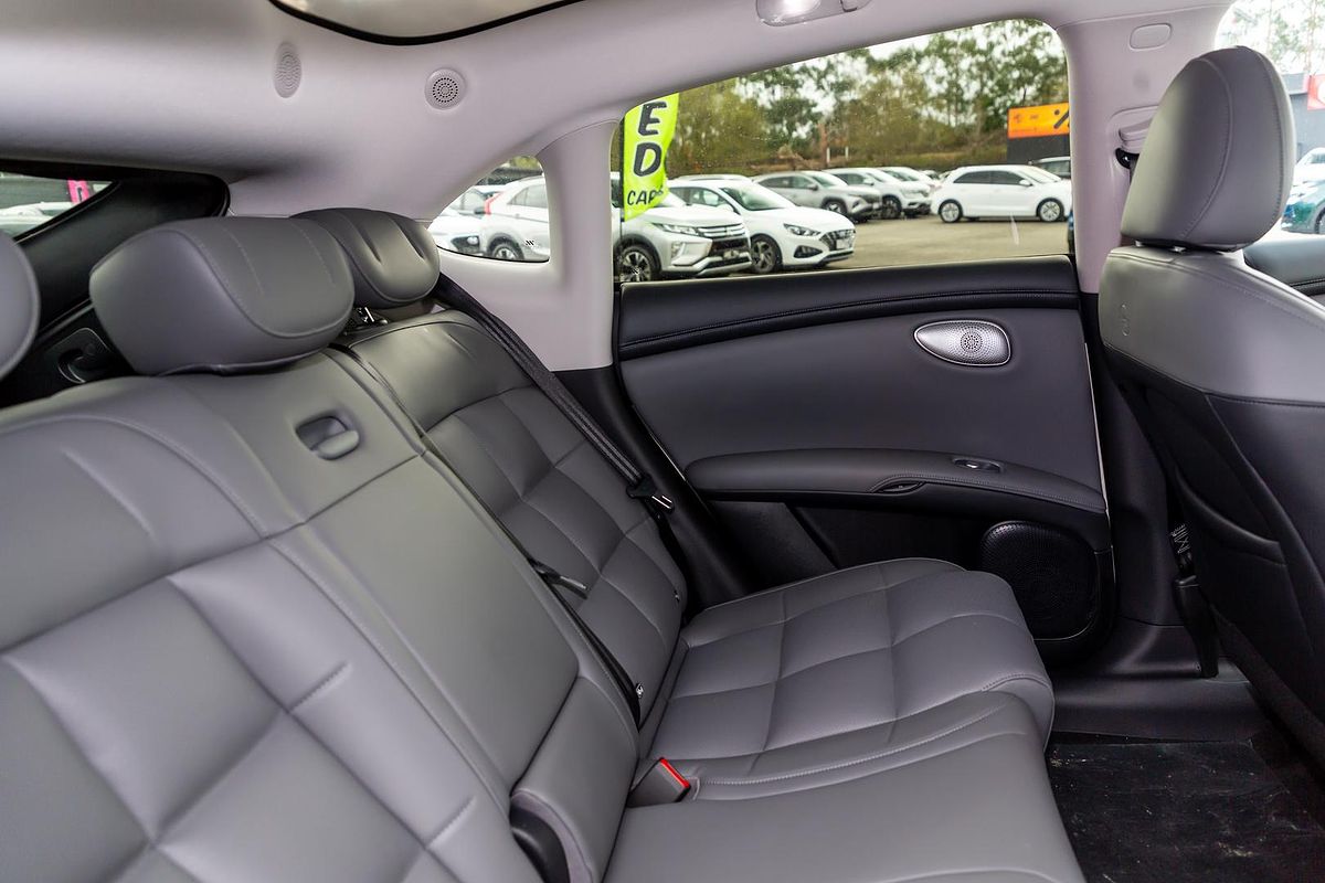 2025 MG IM6 Performance S12L