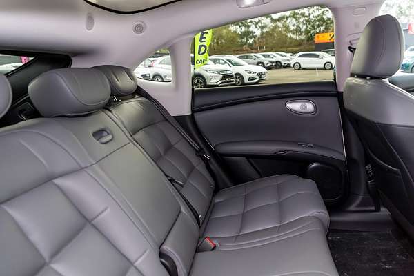 2025 MG IM6 Performance S12L