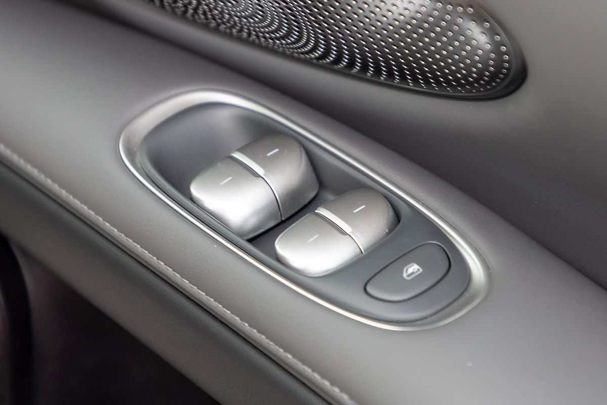 2025 MG IM6 Performance S12L