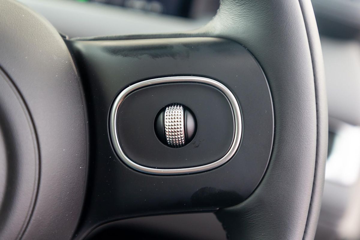 2025 MG IM6 Performance S12L