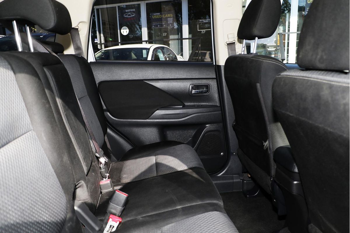2015 Mitsubishi Outlander LS ZJ
