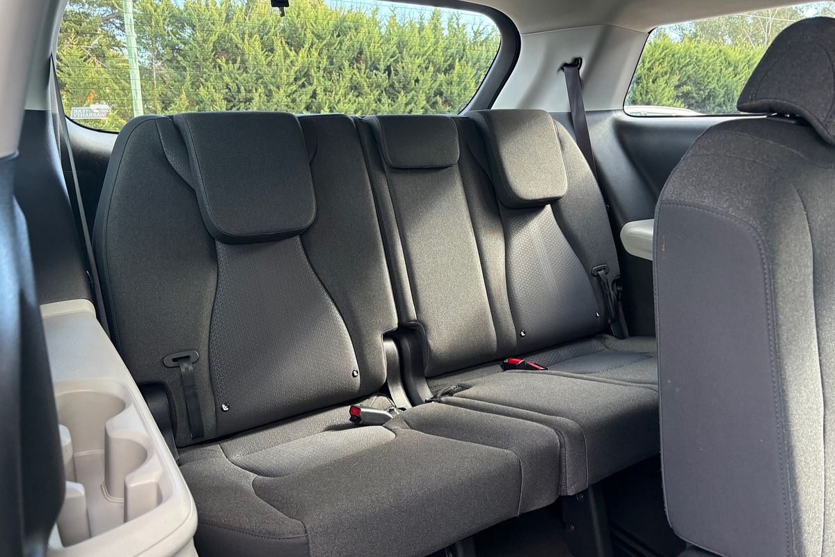 2023 Kia Carnival S KA4