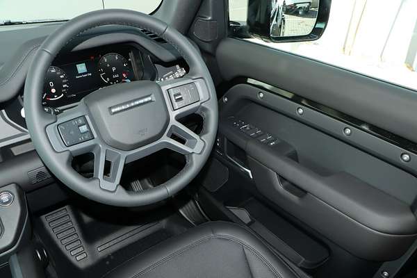 2025 Land Rover Defender 110 D350 X-Dynamic SE L663