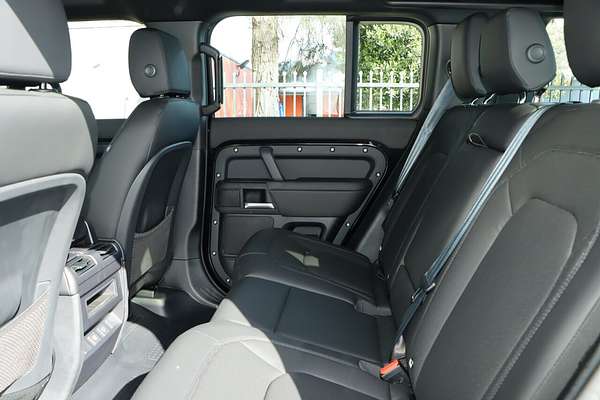2025 Land Rover Defender 110 D350 X-Dynamic SE L663