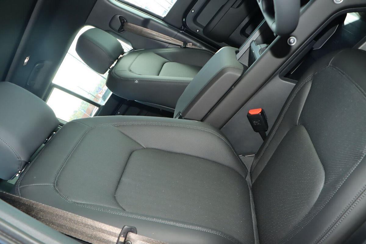 2025 Land Rover Defender 110 D350 X-Dynamic SE L663