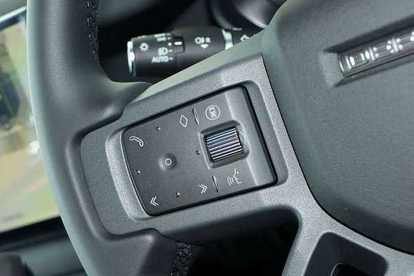 2025 Land Rover Defender 110 D350 X-Dynamic SE L663