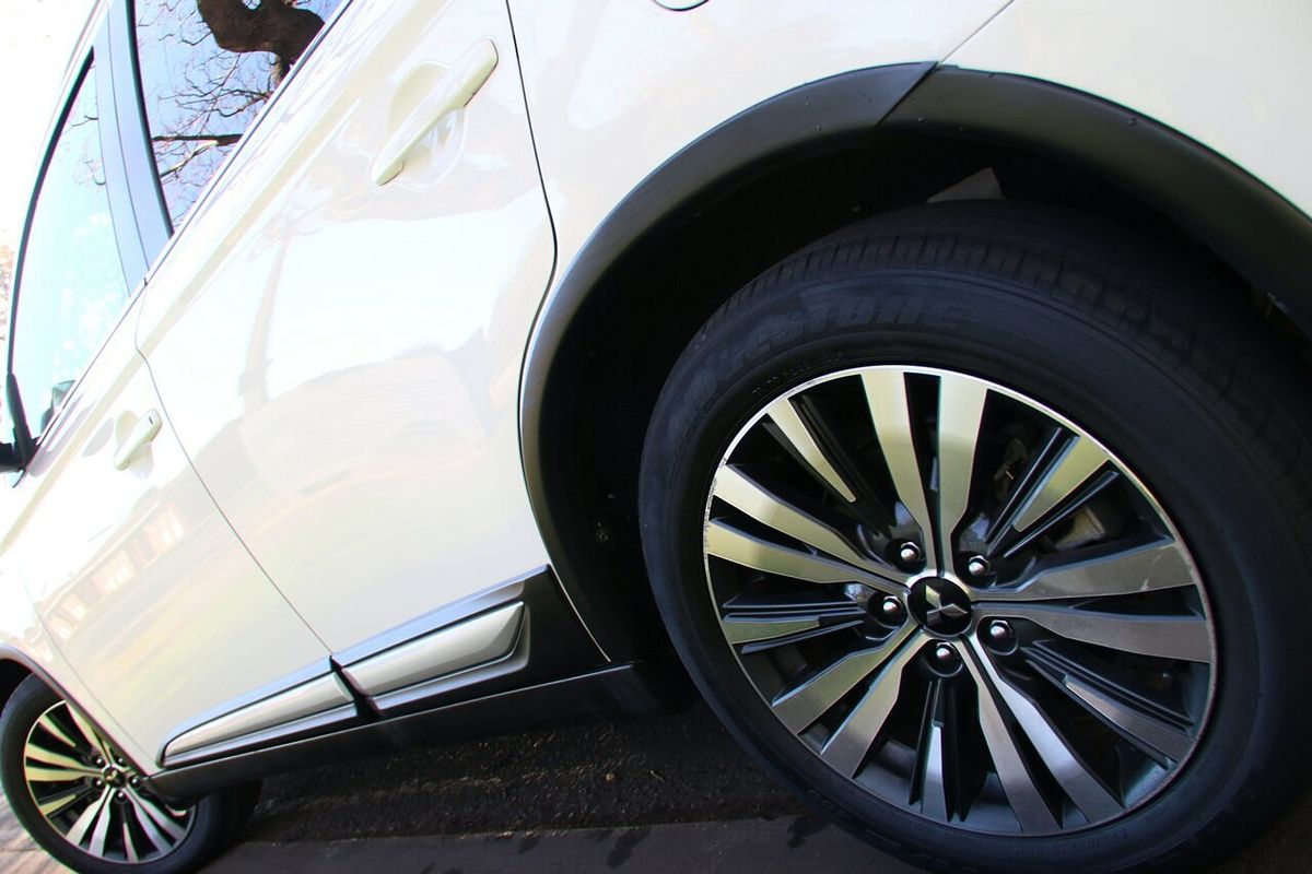 2020 Mitsubishi Outlander LS ZL