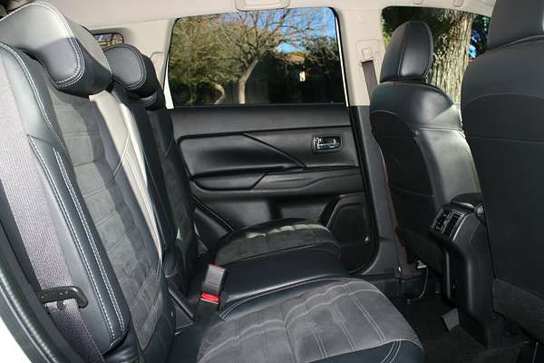 2020 Mitsubishi Outlander LS ZL