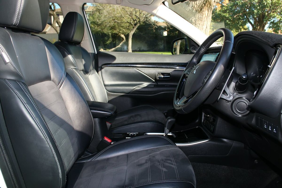 2020 Mitsubishi Outlander LS ZL