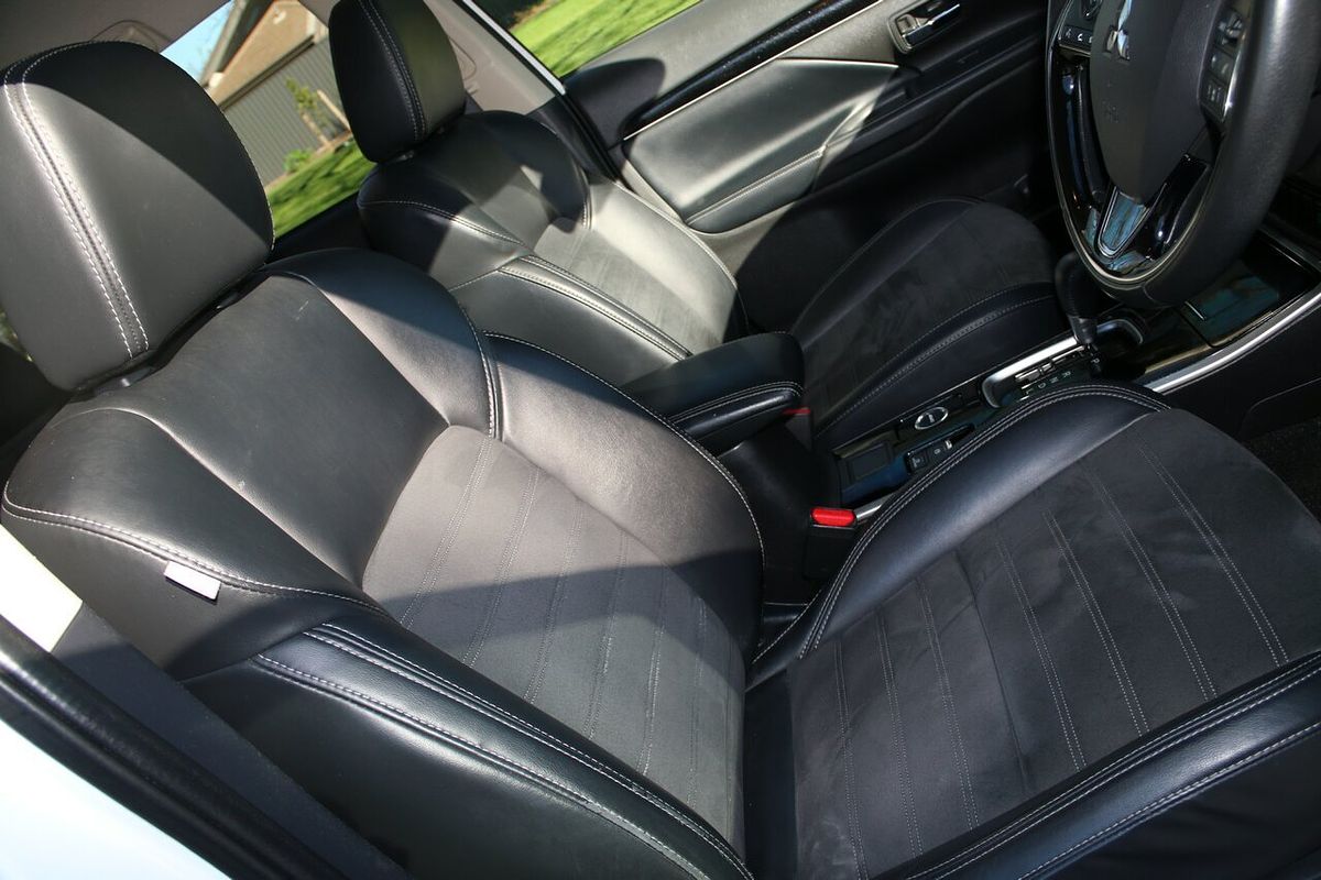 2020 Mitsubishi Outlander LS ZL