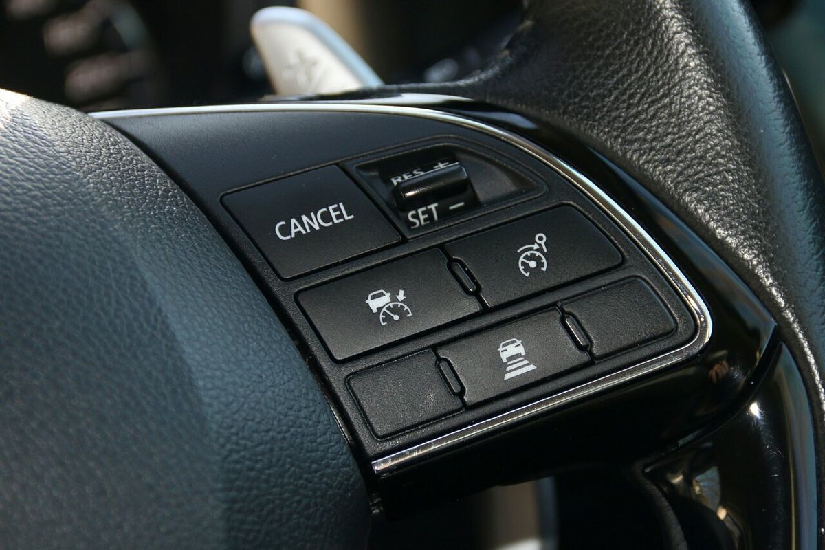 2020 Mitsubishi Outlander LS ZL
