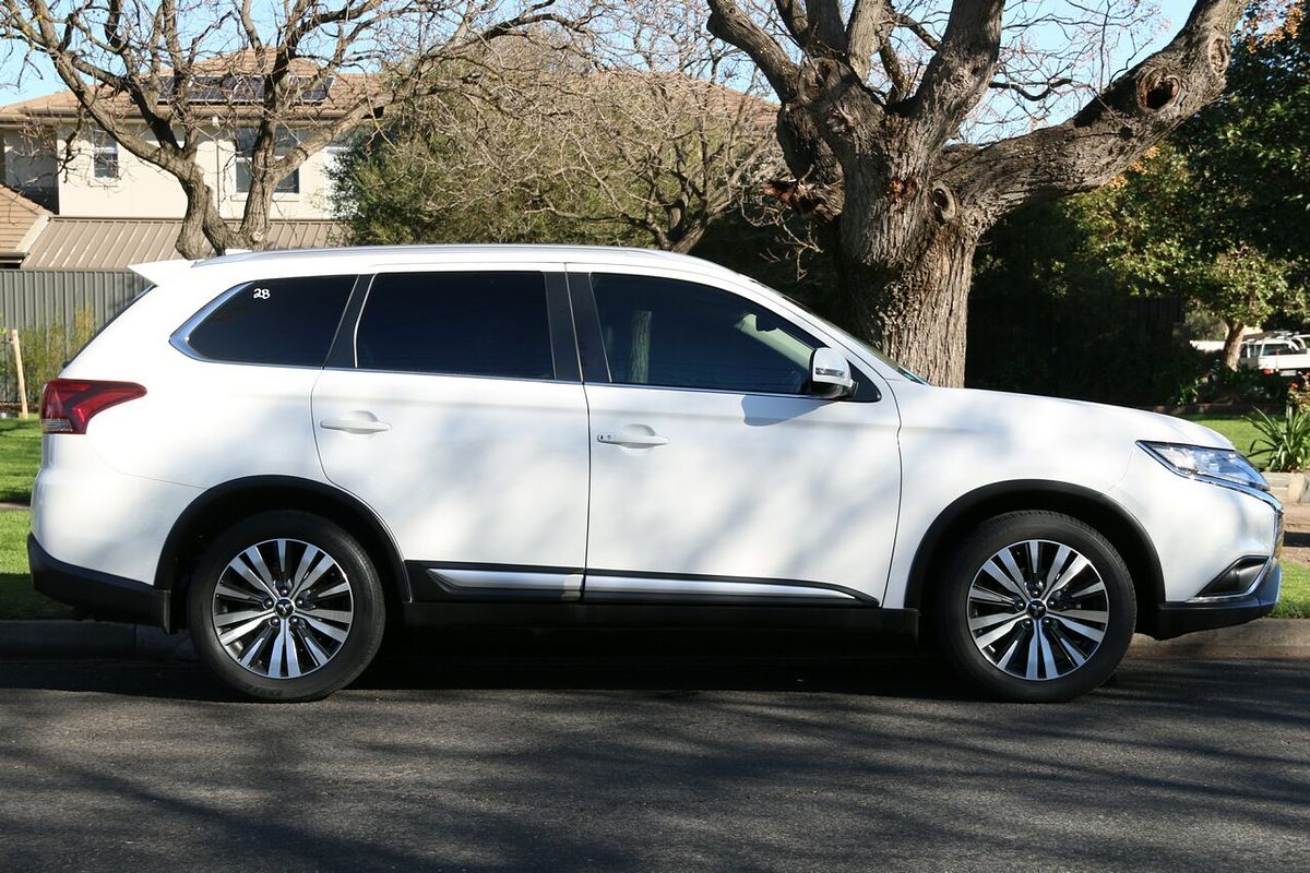 2020 Mitsubishi Outlander LS ZL
