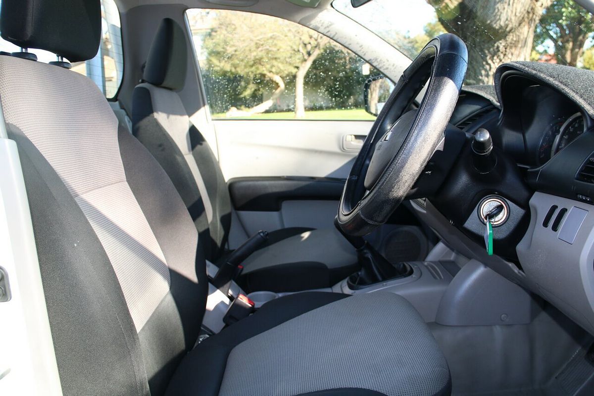 2013 Mitsubishi Triton GL MN Rear Wheel Drive