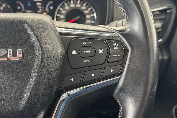 2022 Isuzu MU-X LS-U