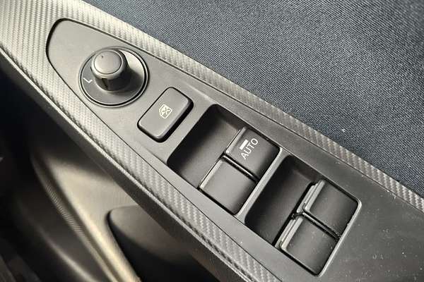 2015 Mazda 2 Maxx DJ Series