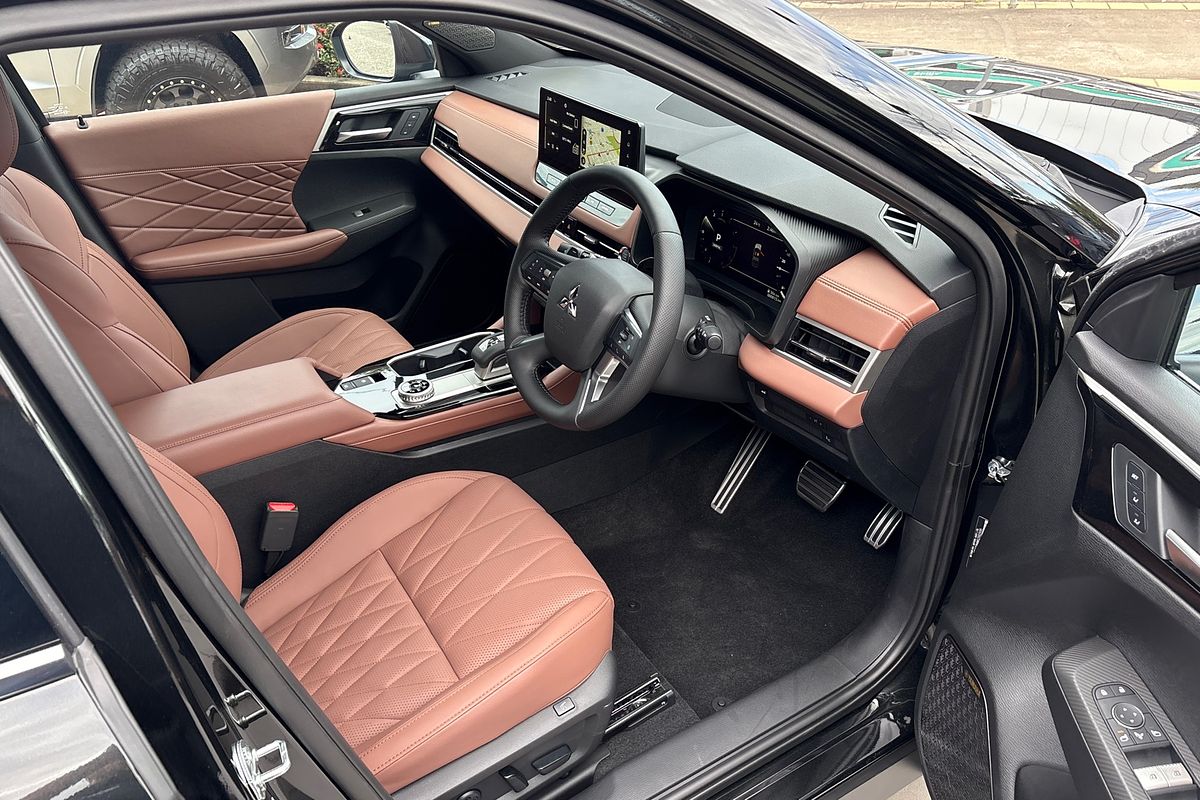 2025 Mitsubishi Outlander Exceed Tourer ZM