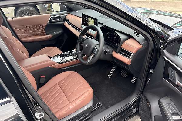2025 Mitsubishi Outlander Exceed Tourer ZM