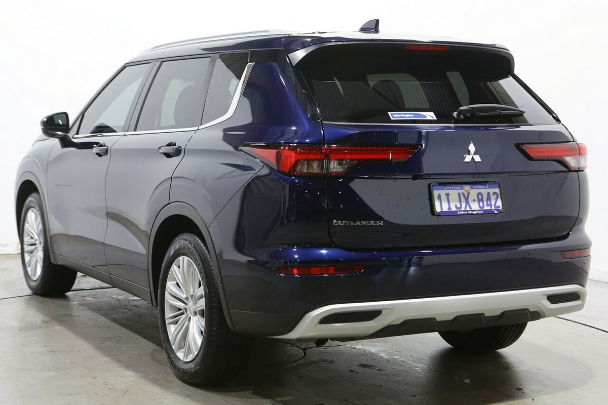 2024 Mitsubishi Outlander LS ZM
